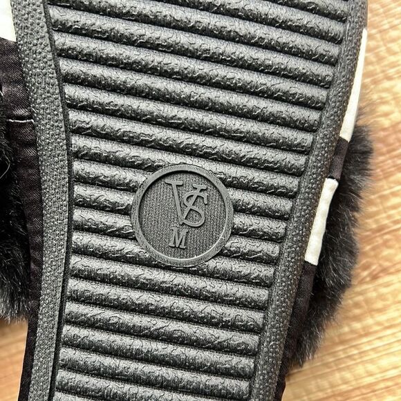 Victoria’s Secret Satin Polka Dot Slippers - Picture 6 of 7